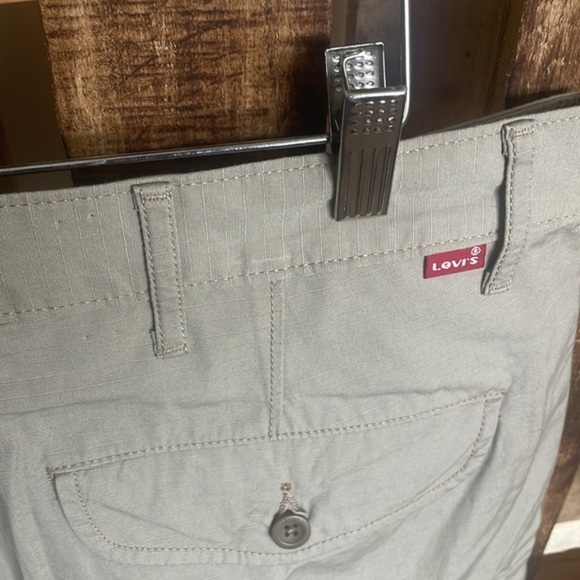 Levi’s shorts Men’s Tan Carpenter Cargo bottom Sz 38 - Picture 2 of 9